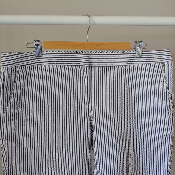 Izod Seersucker Cotton Striped Shorts Size 14 - Picture 3 of 10